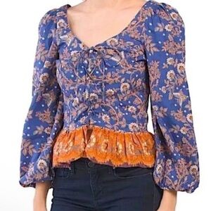 Stunning House of Harlow Petlume top